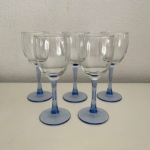 5 Wijnglazen met blauwe voet